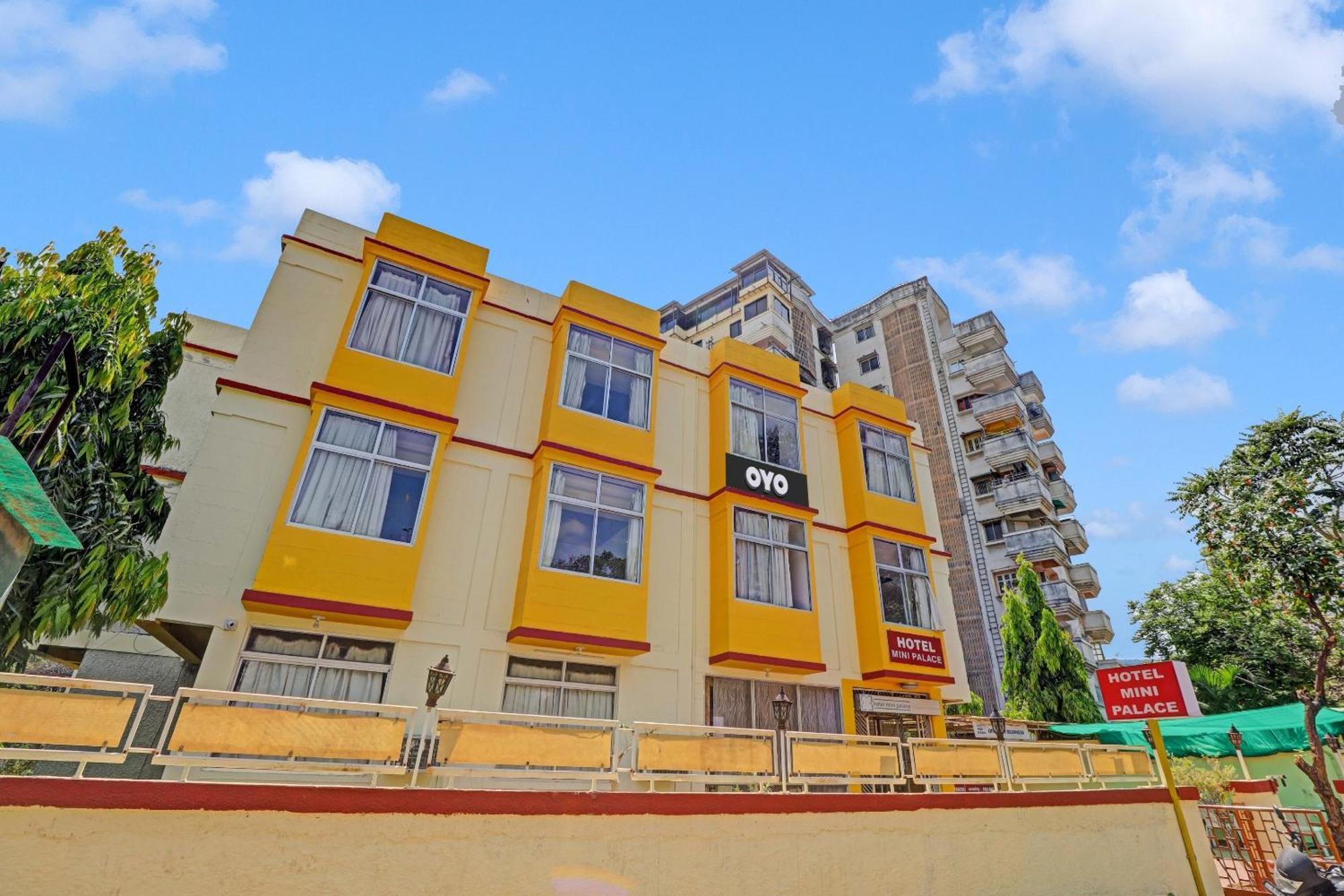 Oyo Flagship 80463 Hotel Mini Palace Vadodara Eksteriør bilde